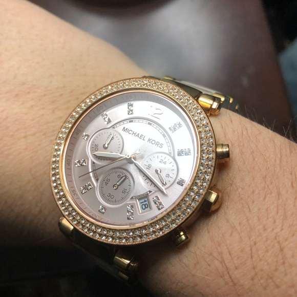 Michael Kors Watch Rose Gold - Picture 2 of 5